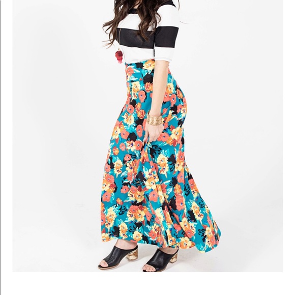 LuLaRoe maxi skirt - Picture 4 of 4